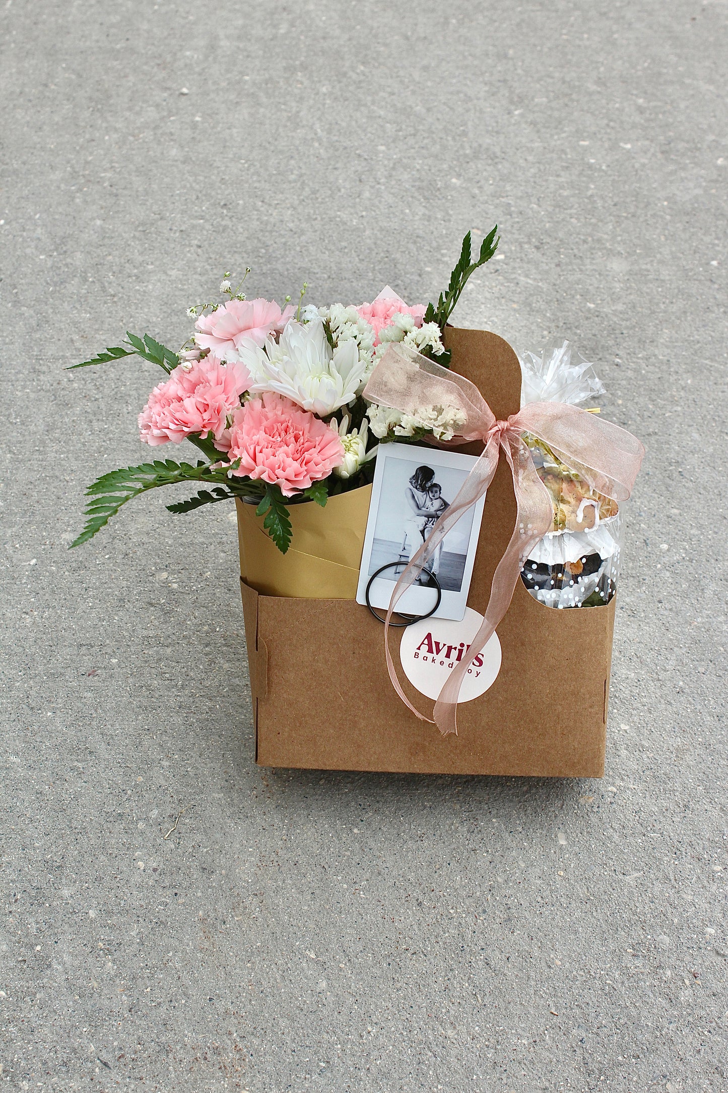 Cookies Carrier Bouquet