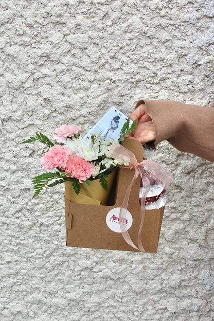 Cookies Carrier Bouquet