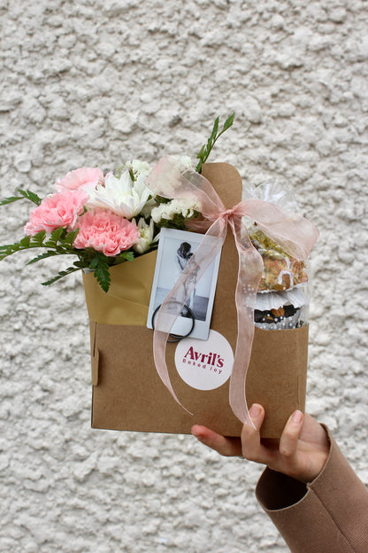 Cookies Carrier Bouquet